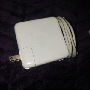 Apple Laptop/IPhone/IPad wall charger & cable